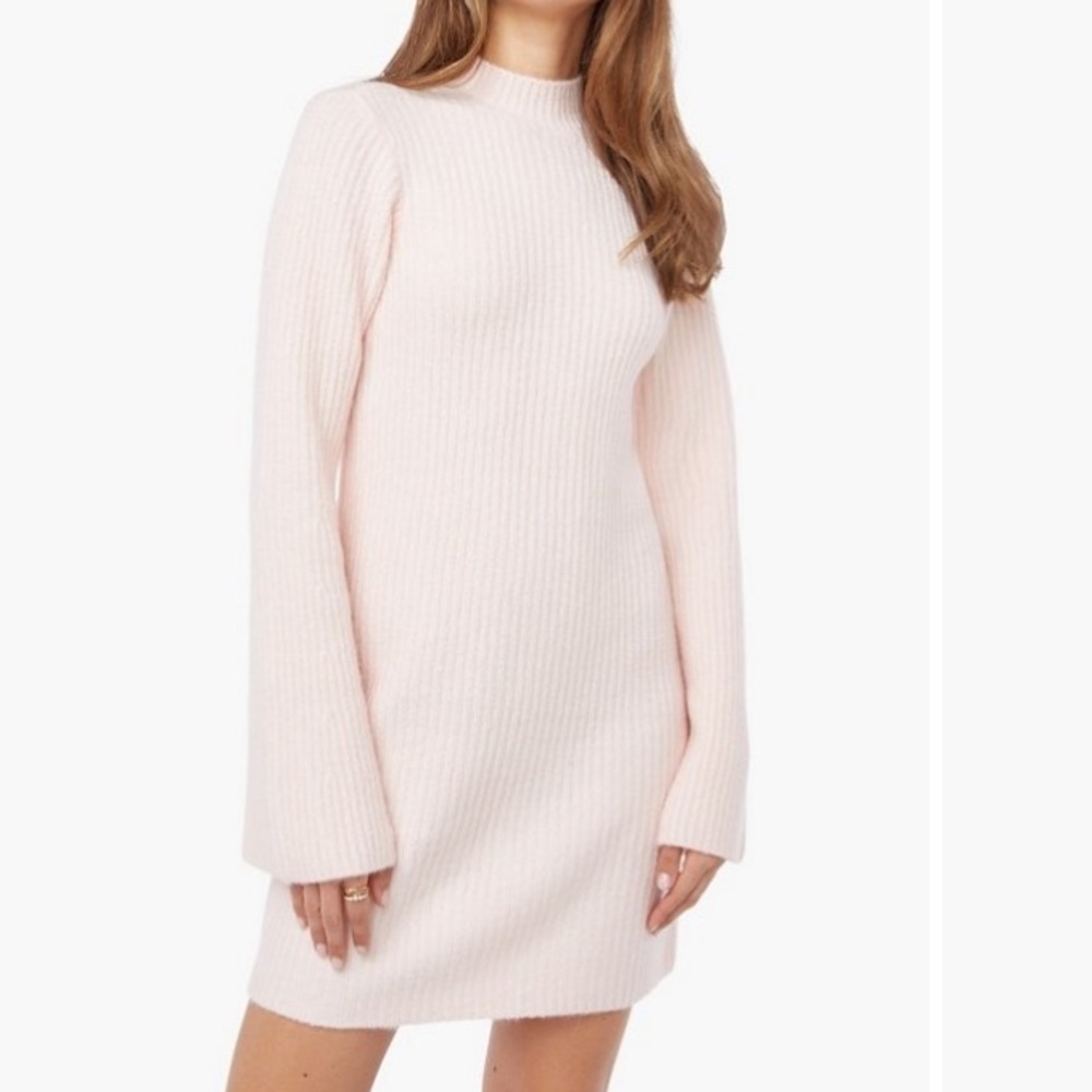 ✨NWT✨ flutter sleeve pink dress